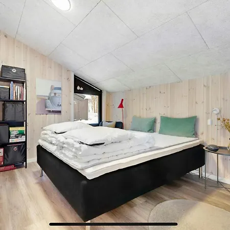 Дом отдыха Summer House With View And Terrace In Slettestrand