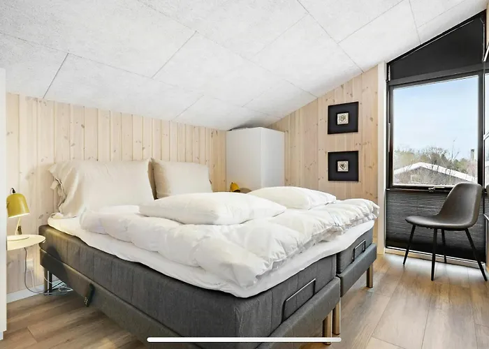Summer House With View And Terrace In Slettestrand *